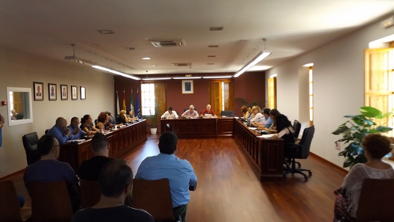 24.6.15.Corporacion municipal Huercal de Almeria en su primera sesion extraordinaria del 23 de junio
