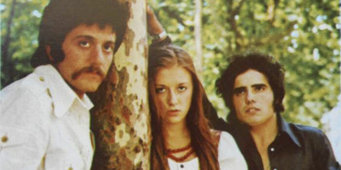 Alicia y Nubes Grises