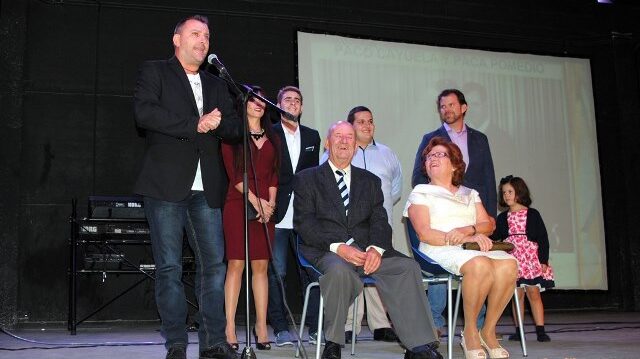 2f4675d16d4c3b0ad391bbe2b66c1d1dHOMENAJE A NUESTROS MAYORES 201539
