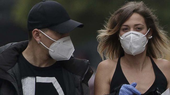 Las farmacias de Madrid alcanzaron el millón de mascarillas FFP2 repartidas en el primer día de distribución