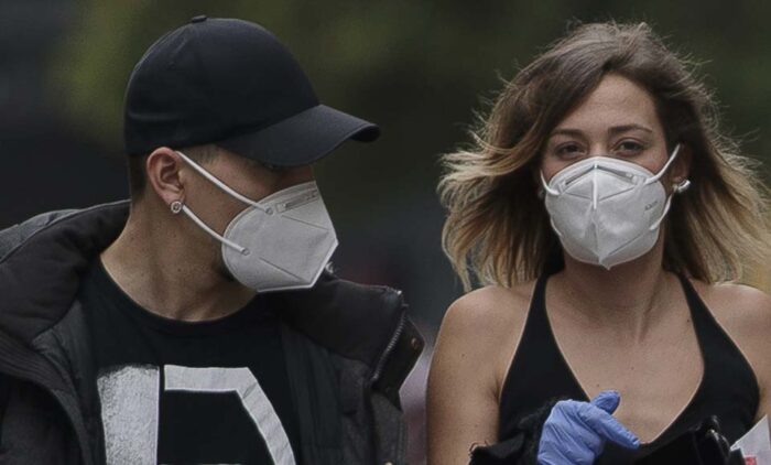 Las farmacias de Madrid alcanzaron el millón de mascarillas FFP2 repartidas en el primer día de distribución