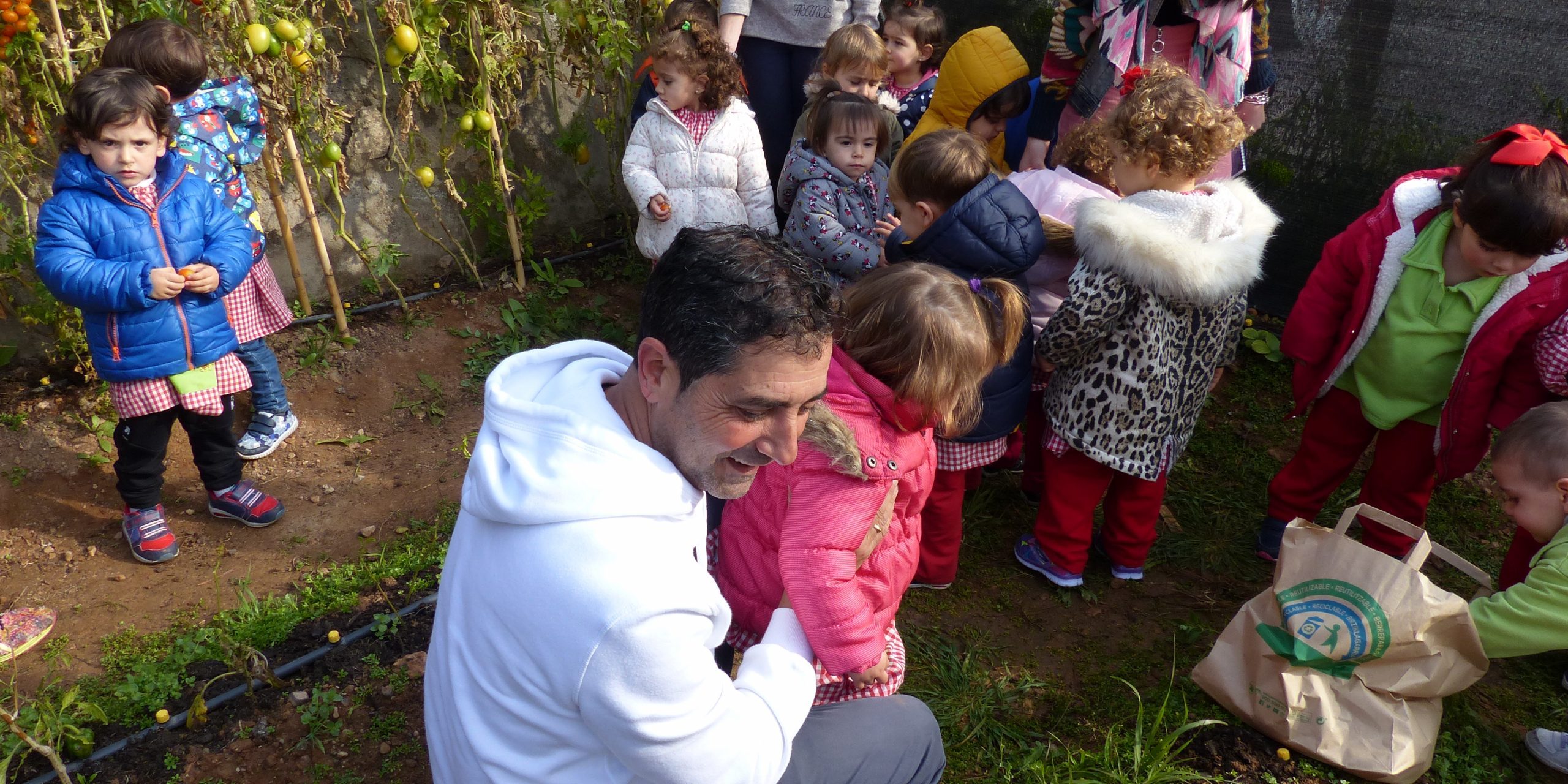 Visita huerto urbano guarderia marzo-2020