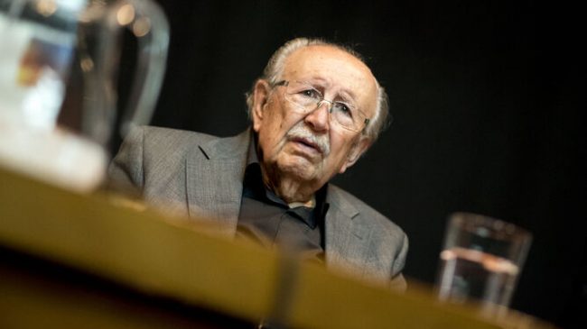 Rafael-Guillen-Granada-presentacion-libro 1455764905 120007241 667x375