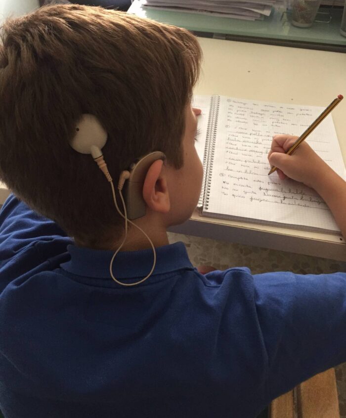 Que-condiciona-el-aprendizaje-en-ninos-con-implante-coclear