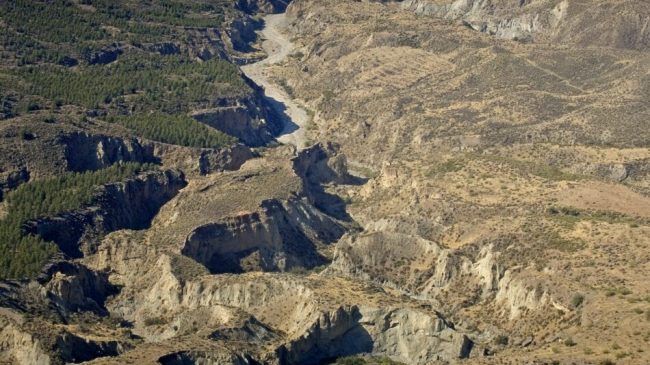 Desierto-de-Tabernas-Almaria-scaled-1-950×0-c-default