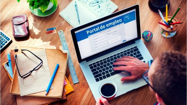 Buscar-trabajo-a-traves-de-portal-de-empleo-online