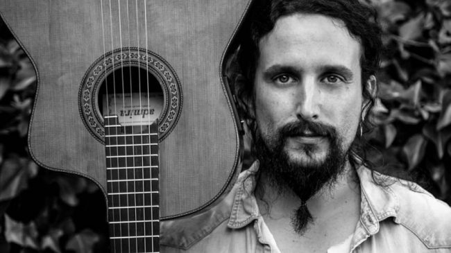 Foto-Guitarra-sin-Marco Nito Serrano y LaPuraSangre en Días de Radio