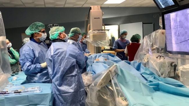 Intervencion-quirurgica-Torrecardenas 1512758937 127141842 667x375 nuevo hito en donación Almería
