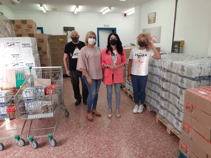 Ayuda alimentaria Huércal y Cruz roja