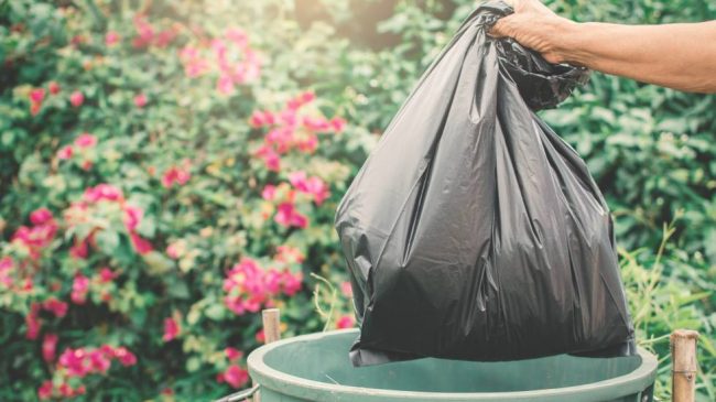 tirar basura ddddd Tirar la basura deporte arriesgado