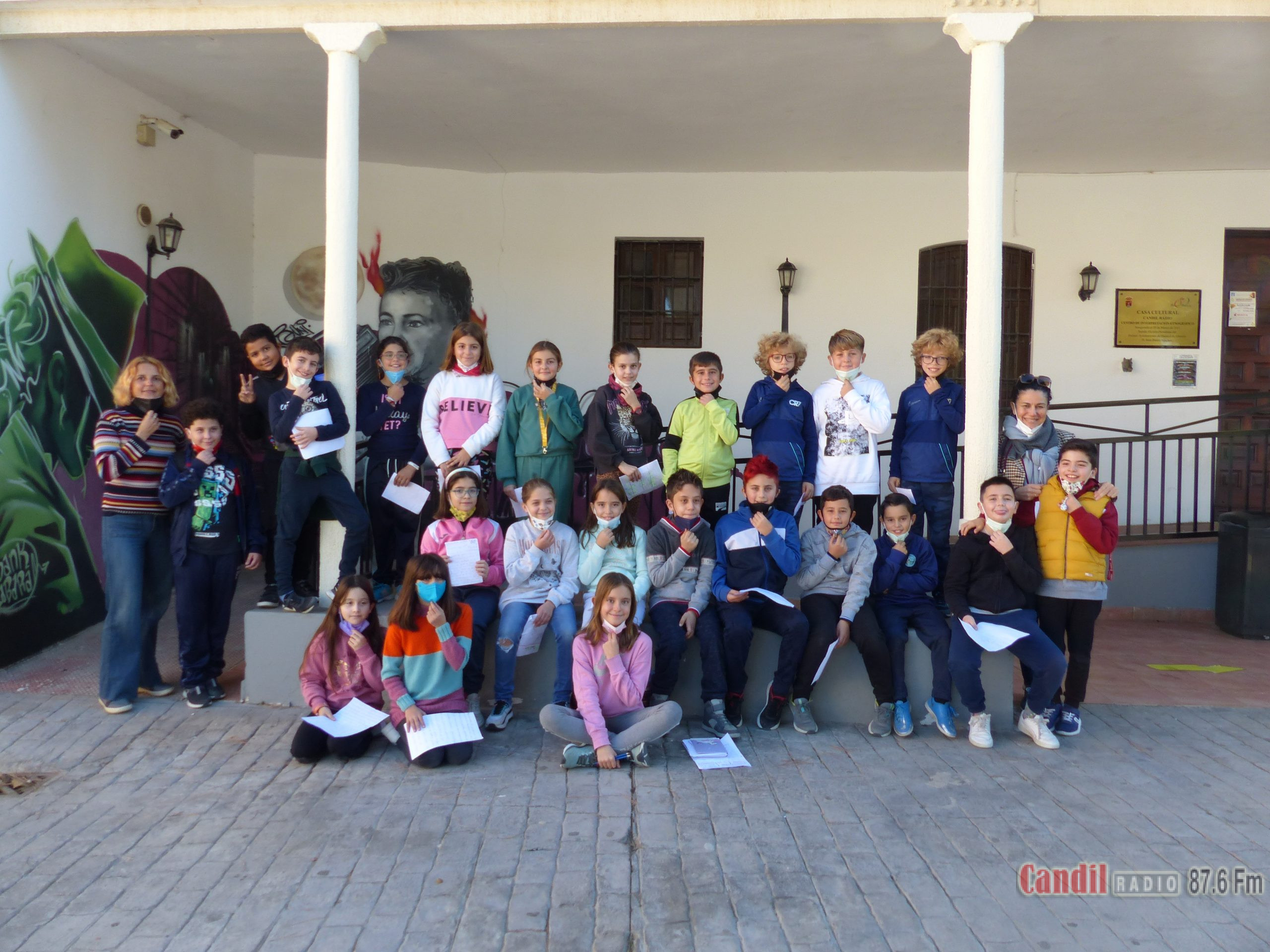 Video: Grabación de la visita de los alumnos del Ceip Clara Campoamor a Candil  Radio – Candil Radio