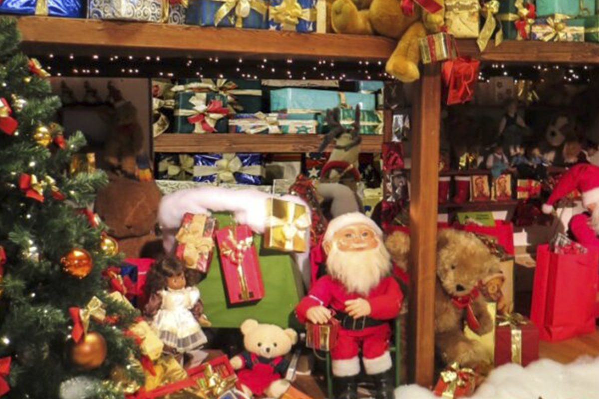 Una juguetería en Navidad