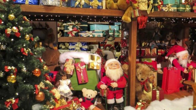 Una juguetería en Navidad