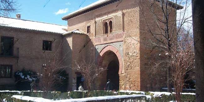 puerta-del-vino-desde-la-placeta-de-carlosv Desde la Puerta del Vino.