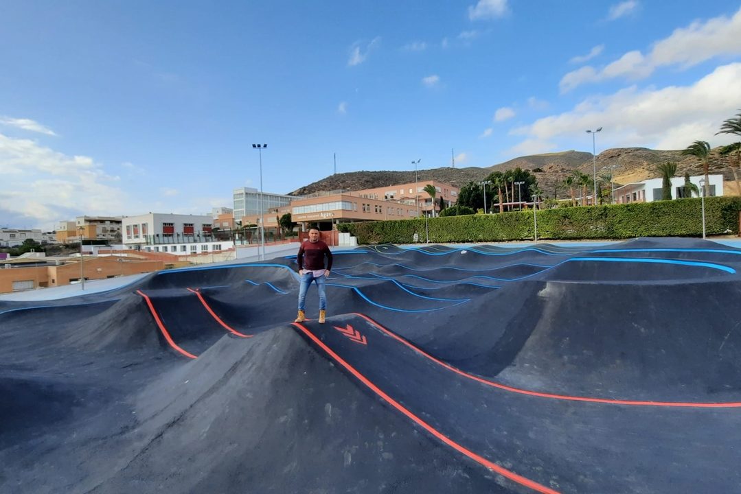 Café con Pomedio Deporte y Medioambiente Huércal 22.