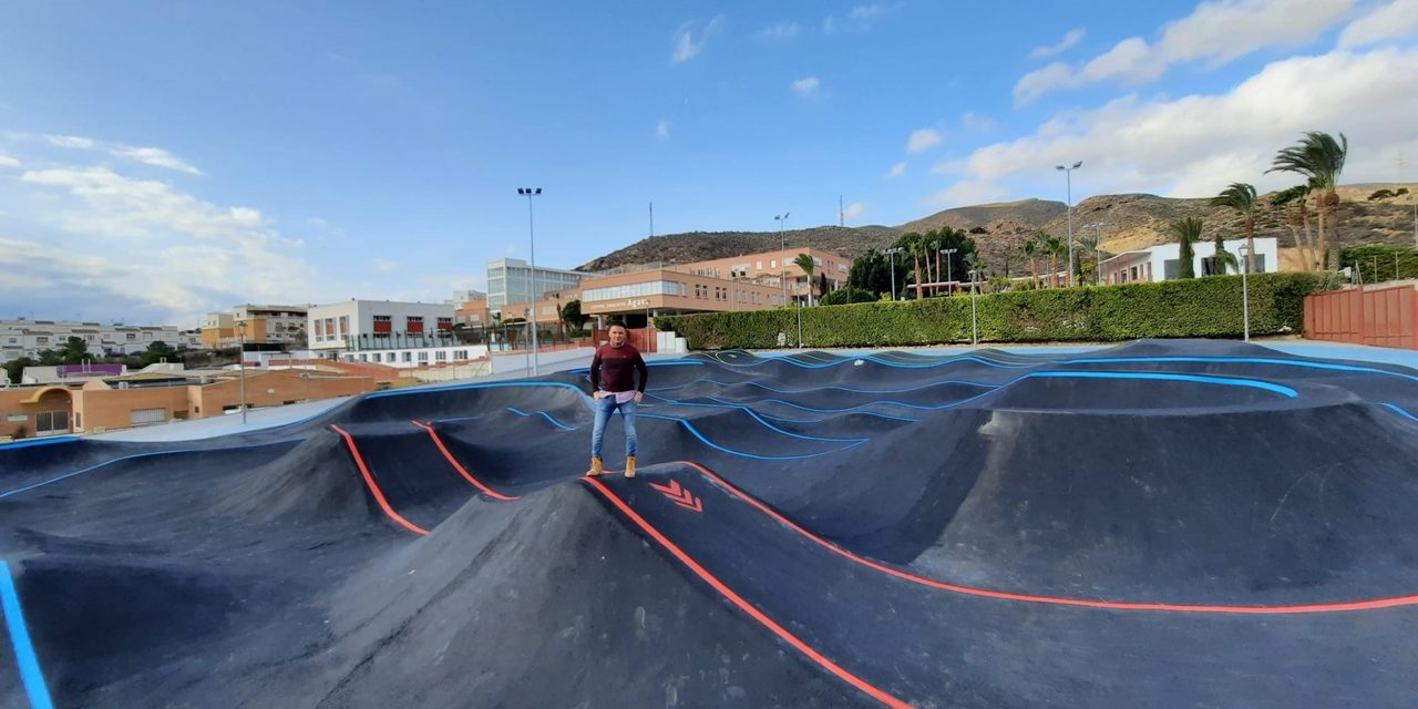 pump track huercal Café con Pomedio Deporte y Medioambiente Huércal 22.
