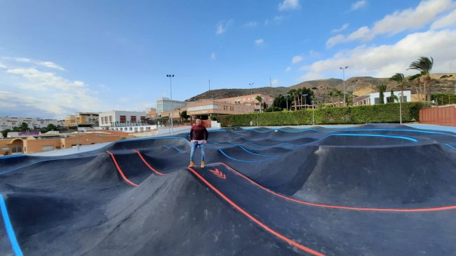 pump track huercal Café con Pomedio Deporte y Medioambiente Huércal 22.
