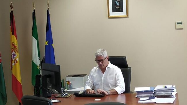 Ismael-Torres-alcalde-Huercal-Almeria 1497760447 125245284 667x375 Alcalde Cercano en DDR