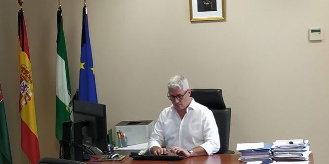 Ismael-Torres-alcalde-Huercal-Almeria 1497760447 125245284 667x375 Alcalde Cercano en DDR