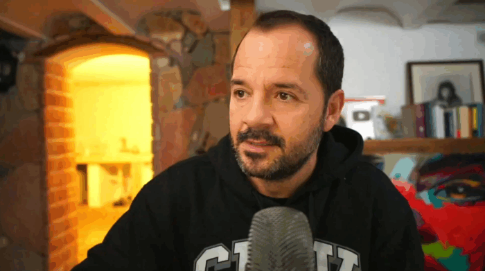 Angel Martin en su informativo matinal correspondiente al 2022-12-19