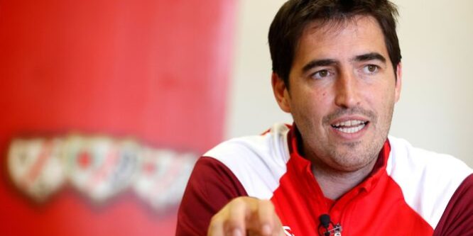 Andoni-Iraola-entrenador-Rayo 1622548069 145966765 667x375