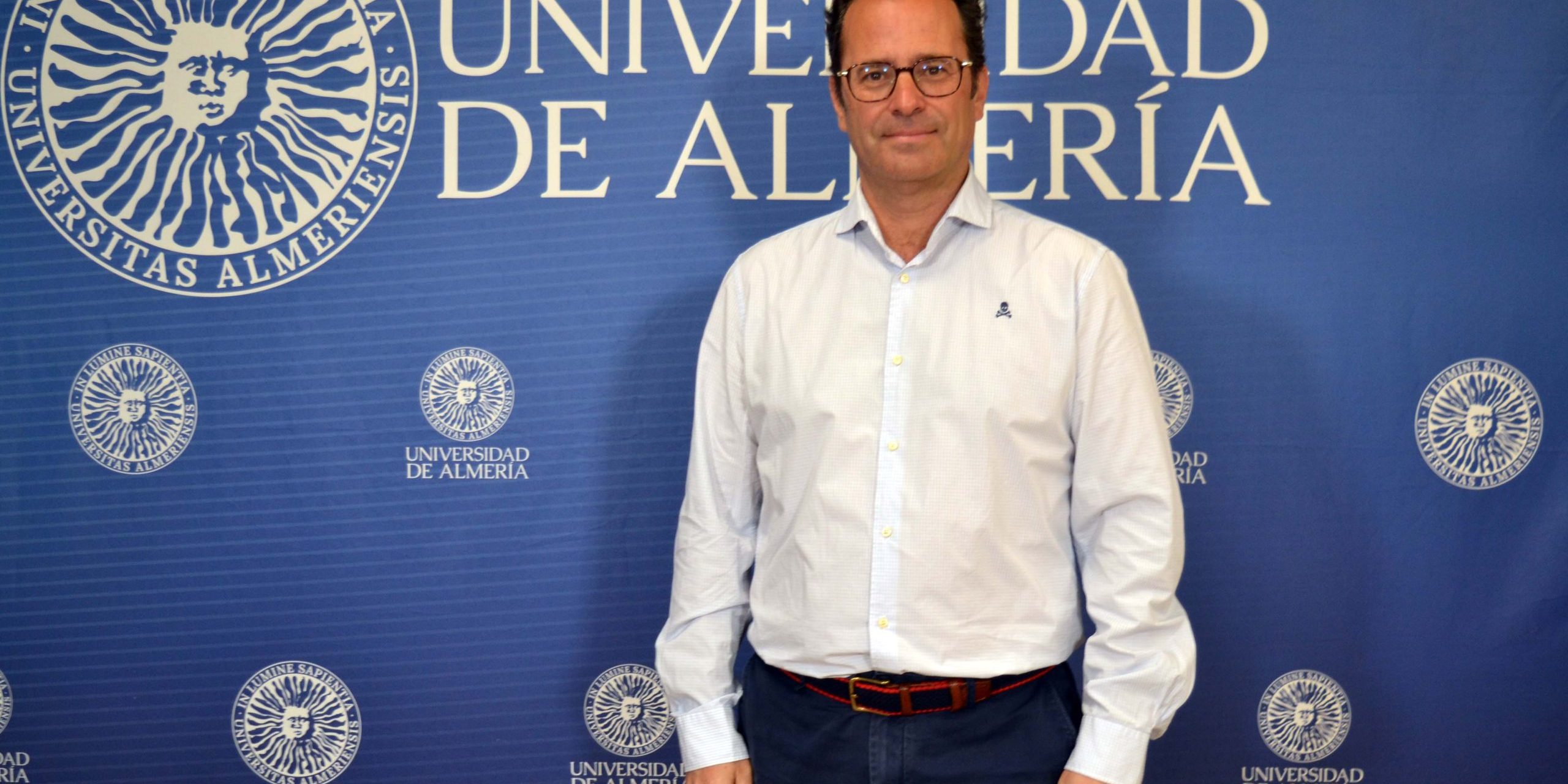 FOTO-MAYO-19-2023-JUAN-URIBE-CURSO-DE-VERANO-COMERCIO-SOSTENIBILIDAD-Y-DESARROLLO-ECONOMICO-URBANO-scaled