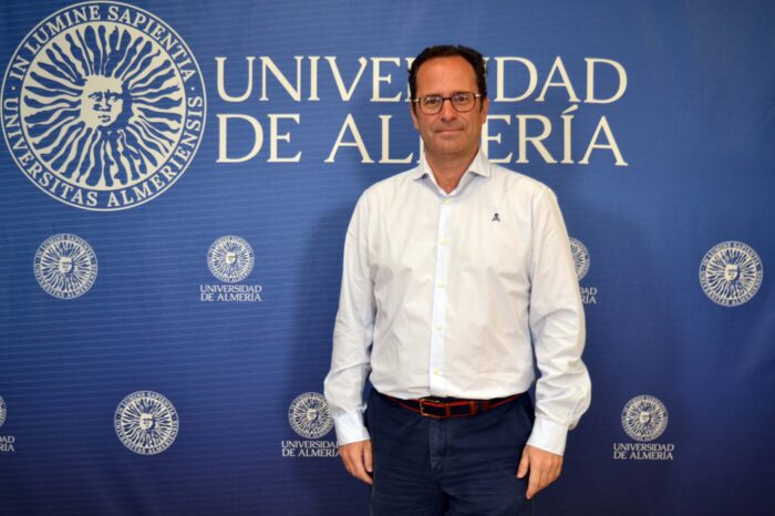 FOTO-MAYO-19-2023-JUAN-URIBE-CURSO-DE-VERANO-COMERCIO-SOSTENIBILIDAD-Y-DESARROLLO-ECONOMICO-URBANO-scaled