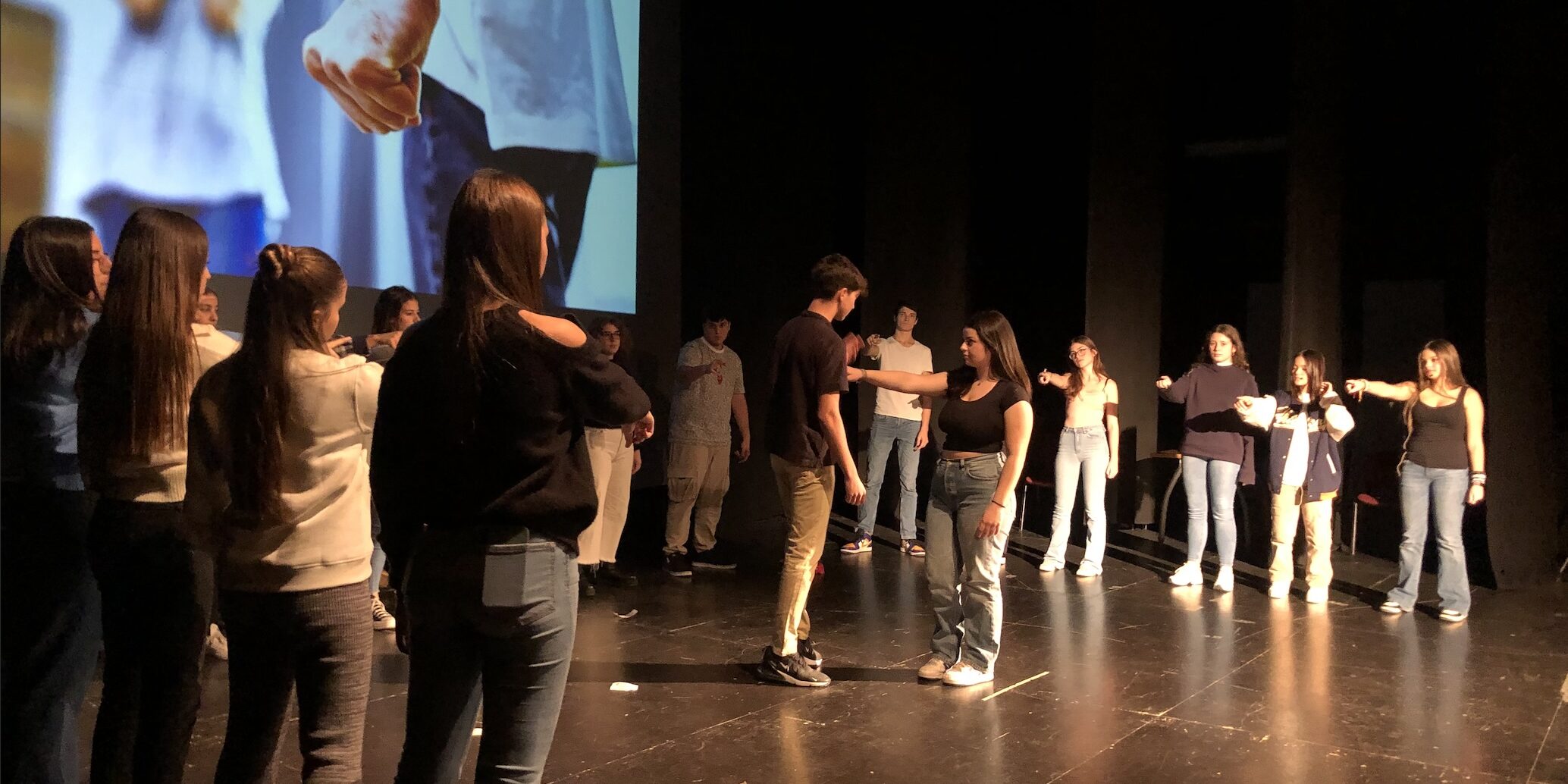 Alumnado del IES Carlos III actuando en directo. Alumnado-del-IES-Carlos-III-actuando-en-directo.