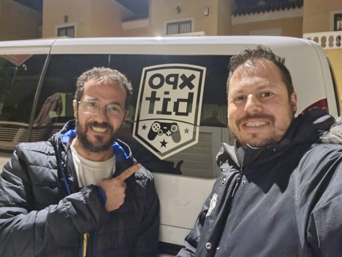 En este nuevo programa de Joaquín "El Entendido" de Arcade Bits y Bibi Ruiz, director de la revista de videojuegos Creative Future Games, hablamos de el juego más extraño de Nintendo Switch, recreativas, una cortadora de cesped para jugar al Doom y mucho más.