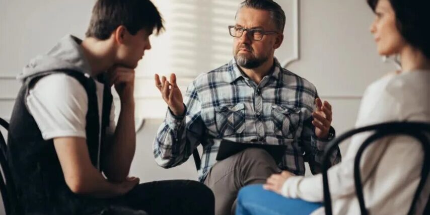 una-mala-comunicacion-con-hijos-adolescentes