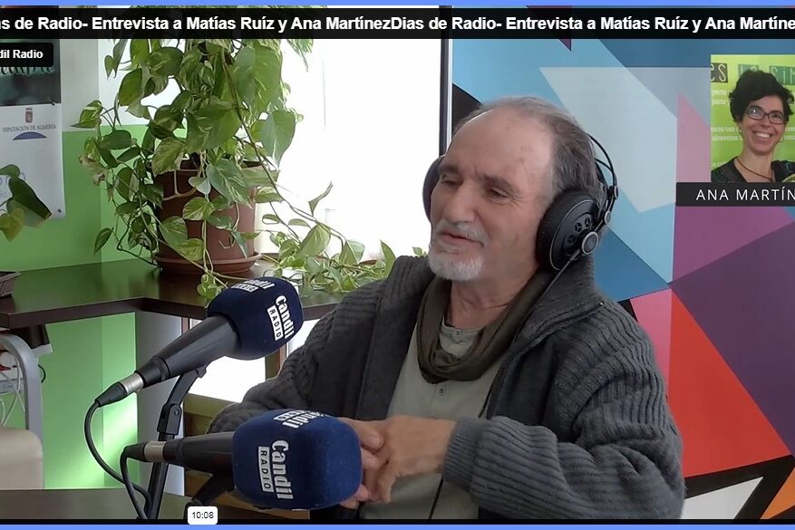 Casa Farfara es un proyecto de agricultura emocional que ponemos en valor los pilares básicos dónde se sostiene la agroecología: el mejoramiento de la calidad del suelo, incluyendo la diversidad de organismos que viven en él, y el manejo del hábitat mediante la diversificación temporal y espacial de la vegetación, que fomenta la biodiversidad, especialmente la de los insectos beneficiosos. Las semillas como principio de la vida es nuestro primer objetivo. Empezamos a buscar semillas naturales libres y arraigadas en el territorio. Tarea complicada y difícil teniendo en cuenta que más del setenta por ciento de las semillas del mundo están en manos de cuatro multinacionales. Nosotras a día de hoy contamos con más de sesenta especies y unas trescientas variedades, “auténtica libertad”.