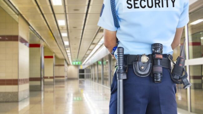 inseguridad privada In-Seguridad Privada, el programa de radio de la FTSP USO-A ha realizado hoy un coloquio para resaltar algunas de las dudas mas demandadas por los profesionales, tales como la jubilación, determinadas actuaciones, etc. El objetivo de este programa es ser el oido y la voz de los trabajadores de la seguridad privada y a la vez el portavoz de sus problemas. Nuestro agradecimiento a Candil Radio por cedernos las instalaciones y a la FTSP USO-A por la organización del programa.