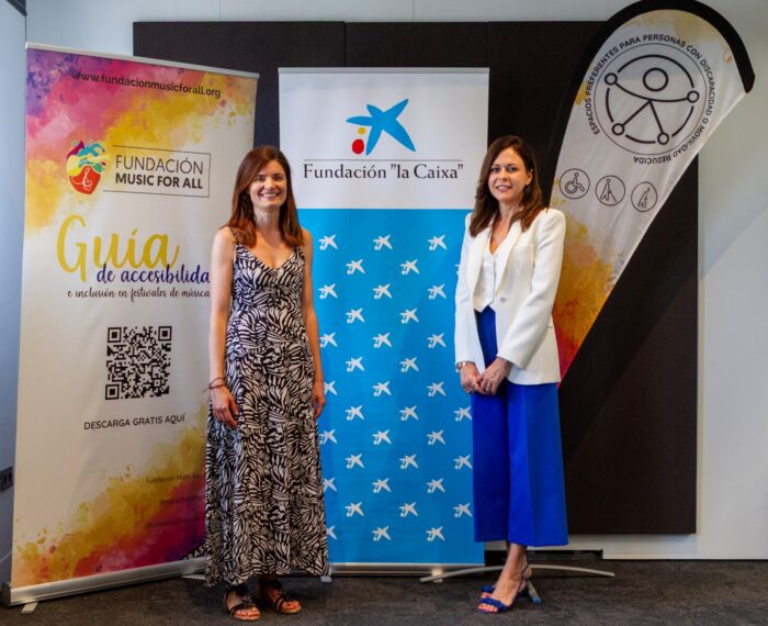 Raquel-Garcia-y-Carmen-Gonzalez-Firma-acuerdo-FLC-y-Music-For-All