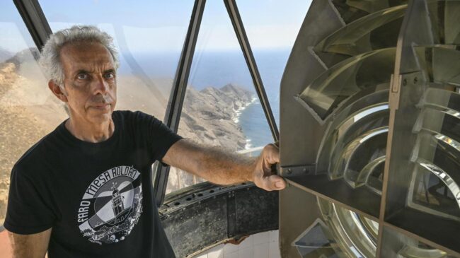 Se jubila uno de los últimos fareros de España y peligra su «museo» sobre el oficio